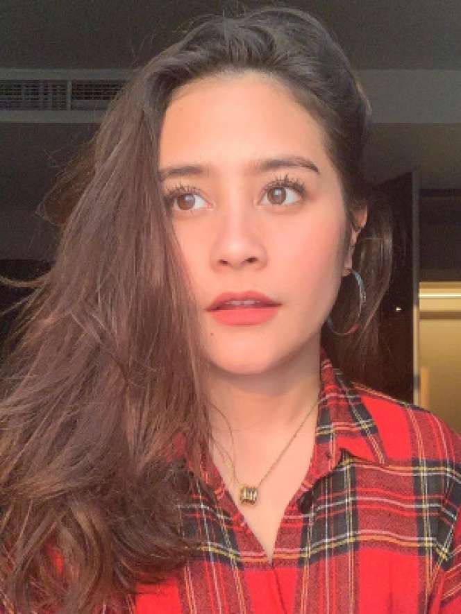 Jarang Diketahui, Deretan Artis Cantik Ini Berdarah Timur