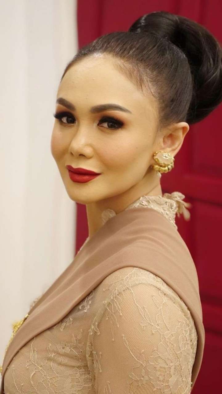 5 Gaya Rambut Yuni Shara Saat Kondangan, Bikin ABG Insecure!