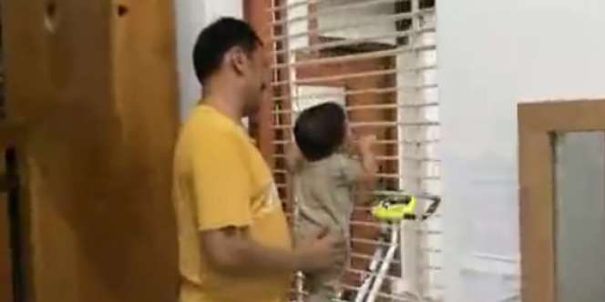 Haru, Zaskia Mecca Pakai APD Rawat Anaknya yang Positif Covid