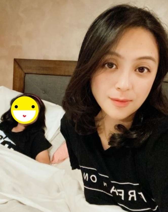 8 Potret Terkini Jill Carissa Istri Angling Dharma 