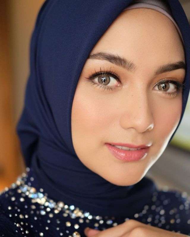 9 Potret Seleb Saat Lamaran, Lesty Kejora Tampil Memukau