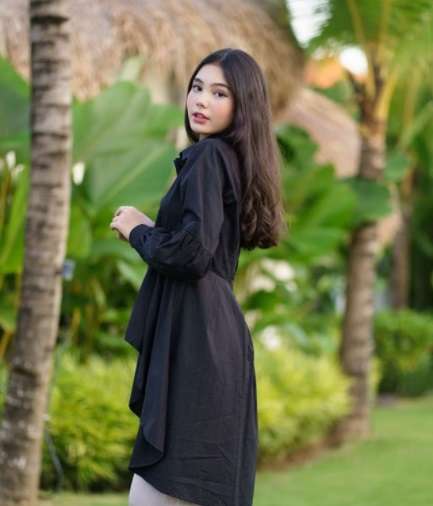 7 Potret Lea Ciarachel, Gaya Saat Pemotretan Bikin Pangling