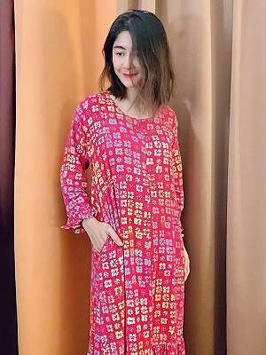 5 Potret Uut Permatasari Dasteran, Hot Mom Banget