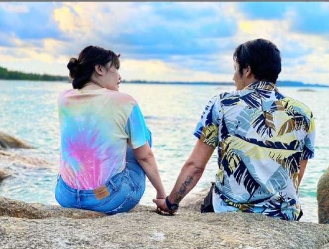 Dikabarkan Jadi Pacar Via Vallen, Ini 8 Potret Chevra Yolandi