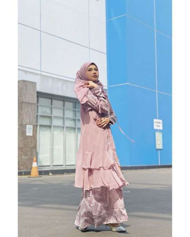 9 Potret Rara LIDA Tampil Berhijab, Dipuji Makin Cantik
