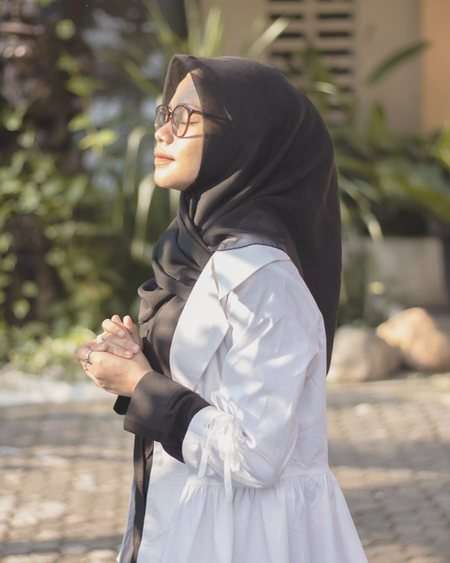 9 Potret Rara LIDA Tampil Berhijab, Dipuji Makin Cantik