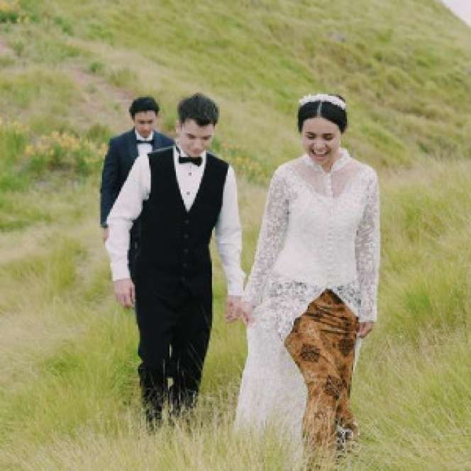 Potret Michelle Ziudith Kenakan Busana Daerah 