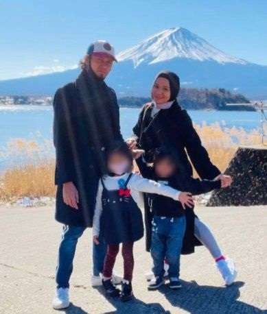 8 Potret Nova Pratiwi, Kakak Rizky Billar yang Jarang Tersorot