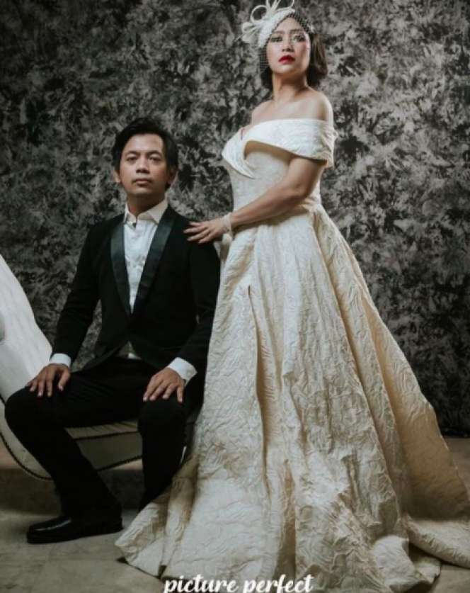 8 Foto Sri Ayu, Istri Cantik Rian D’masiv yang Jarang Tersorot