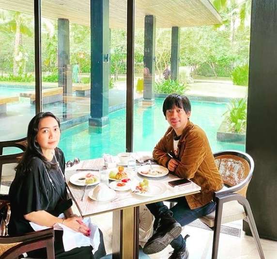 8 Foto Sri Ayu, Istri Cantik Rian D’masiv yang Jarang Tersorot