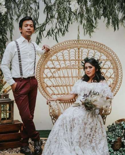 8 Foto Sri Ayu, Istri Cantik Rian D’masiv yang Jarang Tersorot