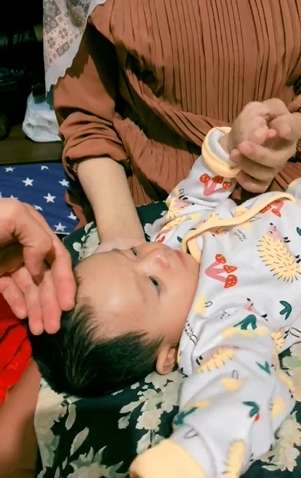 Momen Langka, 10 Potret Rizki DA dan Nadya Momong Anak Bareng
