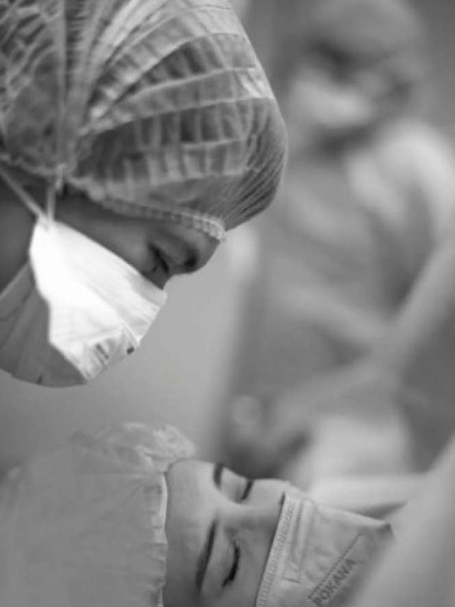 Bukti Suami Siaga, 5 Momen Artis Dampingi Istri Lahiran 