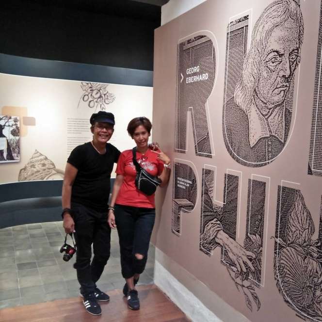 Jauh dari Sorotan, Potret Mesra Jaka Jinny Oh Jinny dan Istri