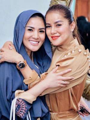 Potret Akrab Olla Ramlan dan Nindy, Kabarnya Sedang Tak Akur!