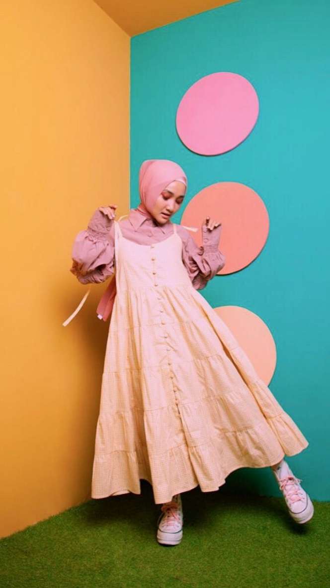 5 Gaya Hijab Colourfull Fatin Shidqia, Cocok Buat Remaja!