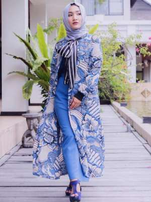 5 Gaya Hijab Colourfull Fatin Shidqia, Cocok Buat Remaja!