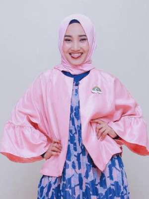 5 Gaya Hijab Colourfull Fatin Shidqia, Cocok Buat Remaja!