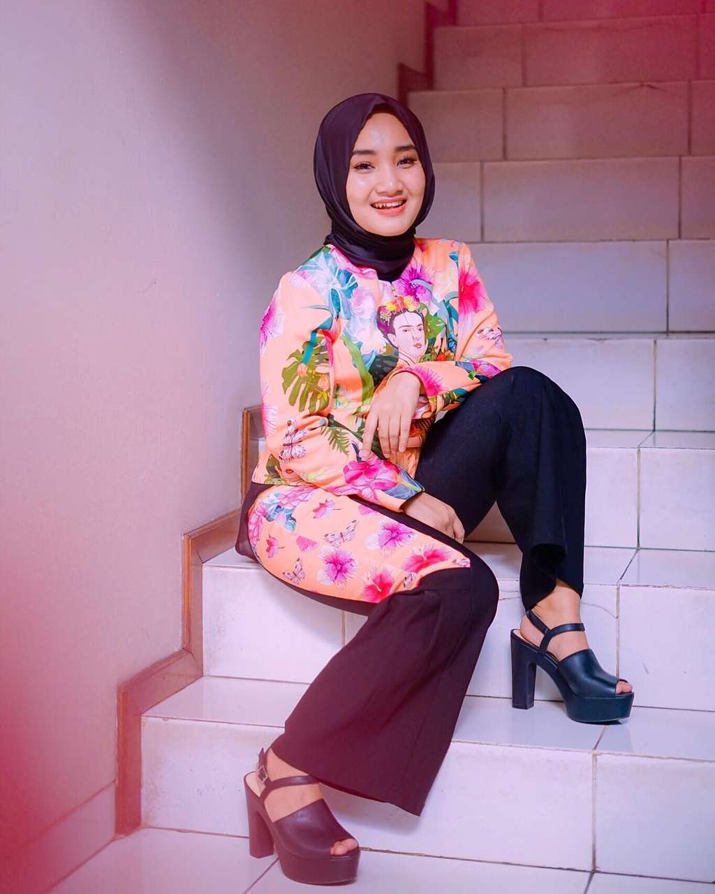 5 Gaya Hijab Colourfull Fatin Shidqia, Cocok Buat Remaja!