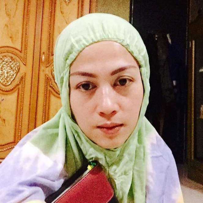 Foto Polos 8 Istri Presenter, Istri Wendy Cagur Paling Disorot