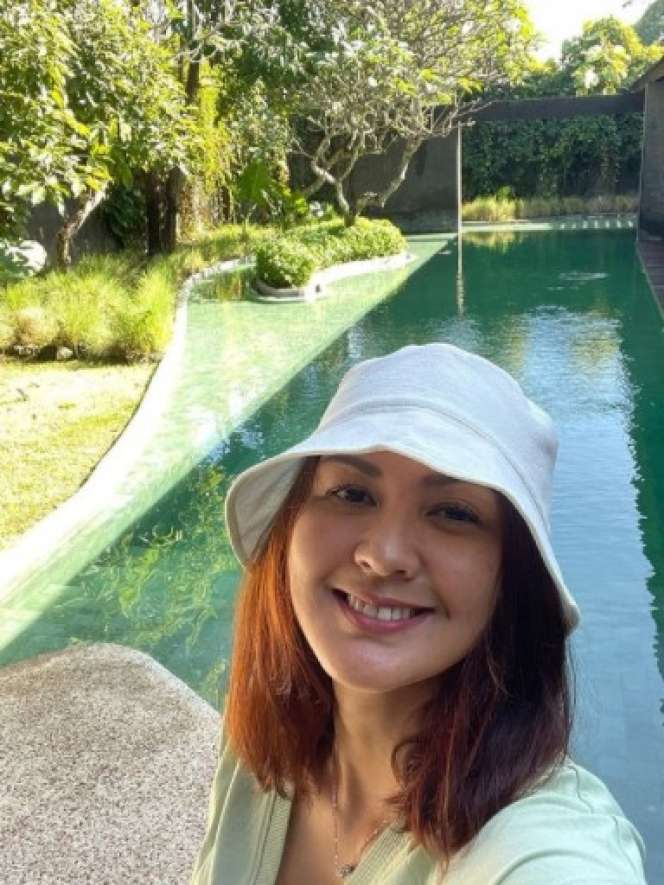 Foto Polos 8 Istri Presenter, Istri Wendy Cagur Paling Disorot