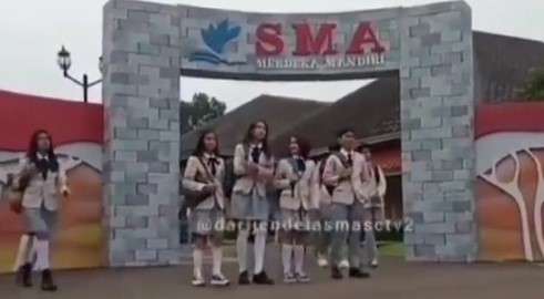 Lulus, Ini Potret Pemain ‘Dari Jendela SMP’ Berseragam SMA