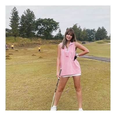 Potret Nia Ramadhani Tampil Seksi Saat Main Golf