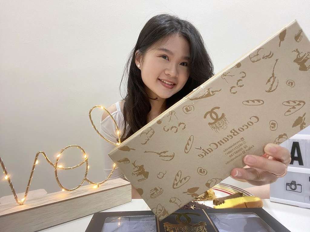 7 Foto Terbaru Felicia Tissue Bikin Heboh