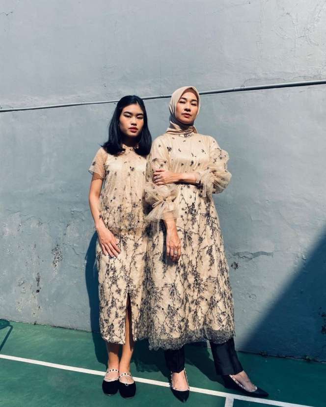 Bak Kakak Adik! Potret Artis Bersama Putri Cantiknya