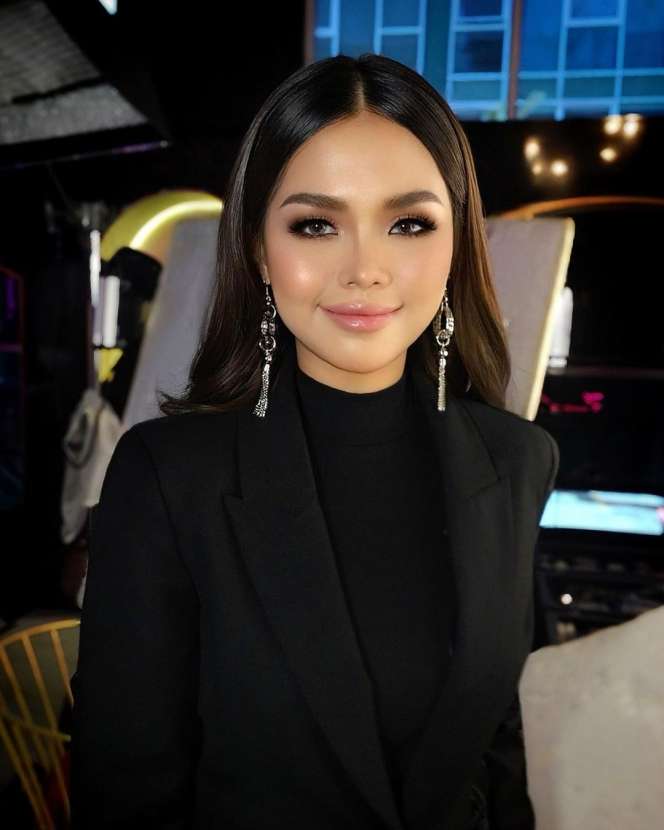 9 Foto Artis Bella Astillah, Suaminya Viral Pamer Bagian Intim