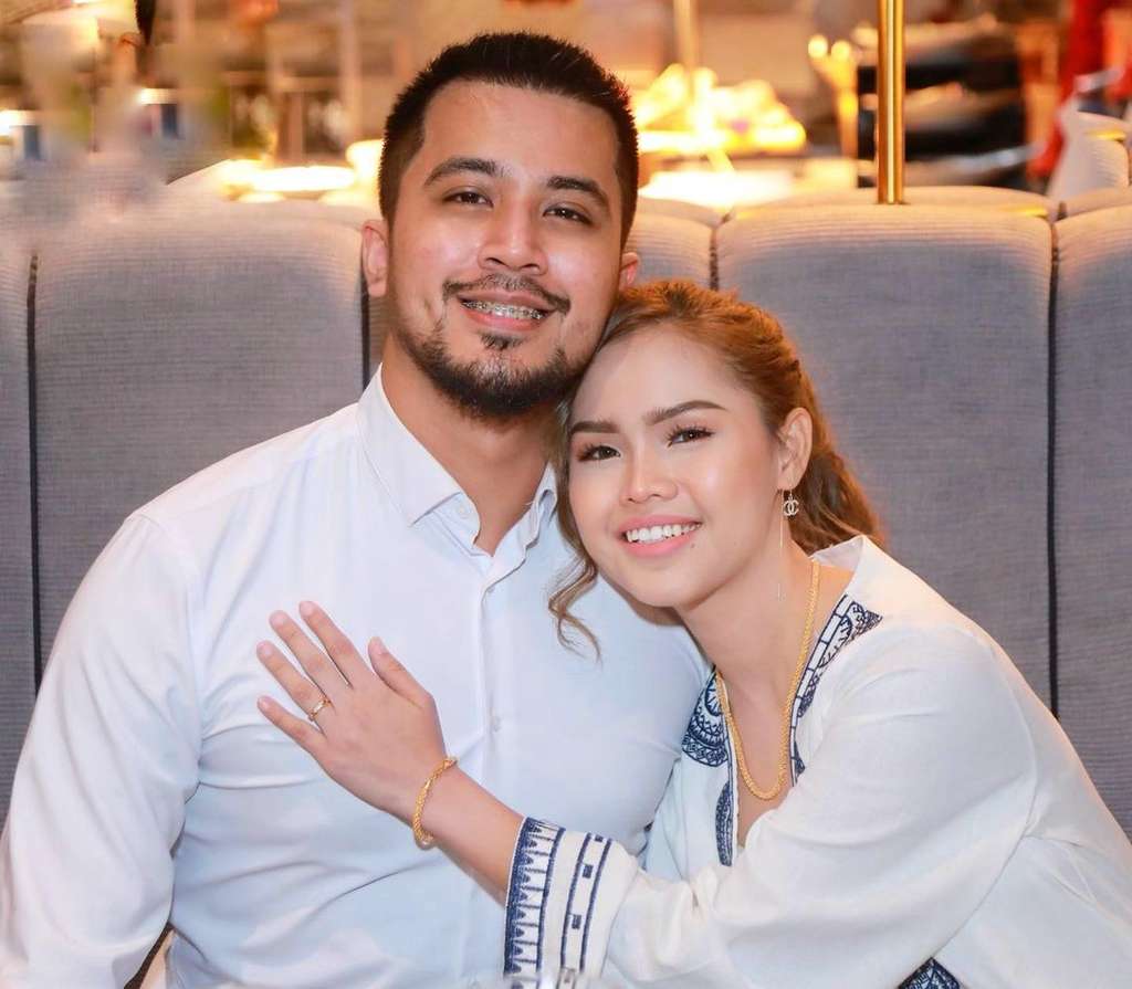 9 Foto Artis Bella Astillah, Suaminya Viral Pamer Bagian Intim
