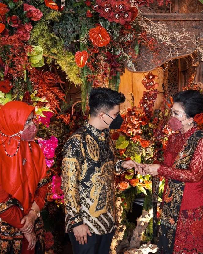 Potret Momen Lamaran Ifan Govinda dan Clarine Dieta