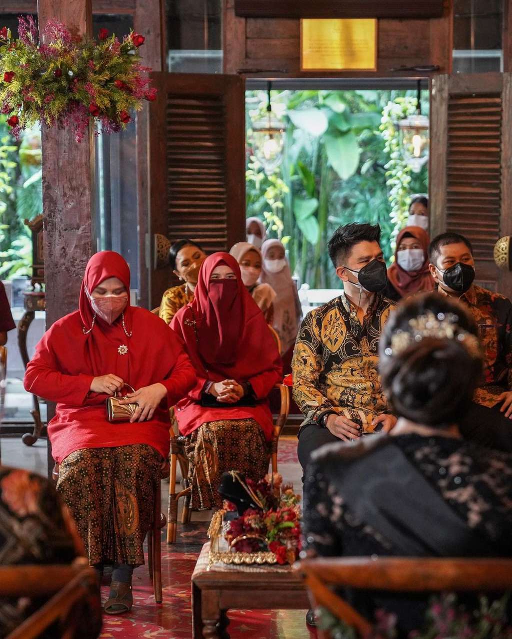 Potret Momen Lamaran Ifan Govinda dan Clarine Dieta