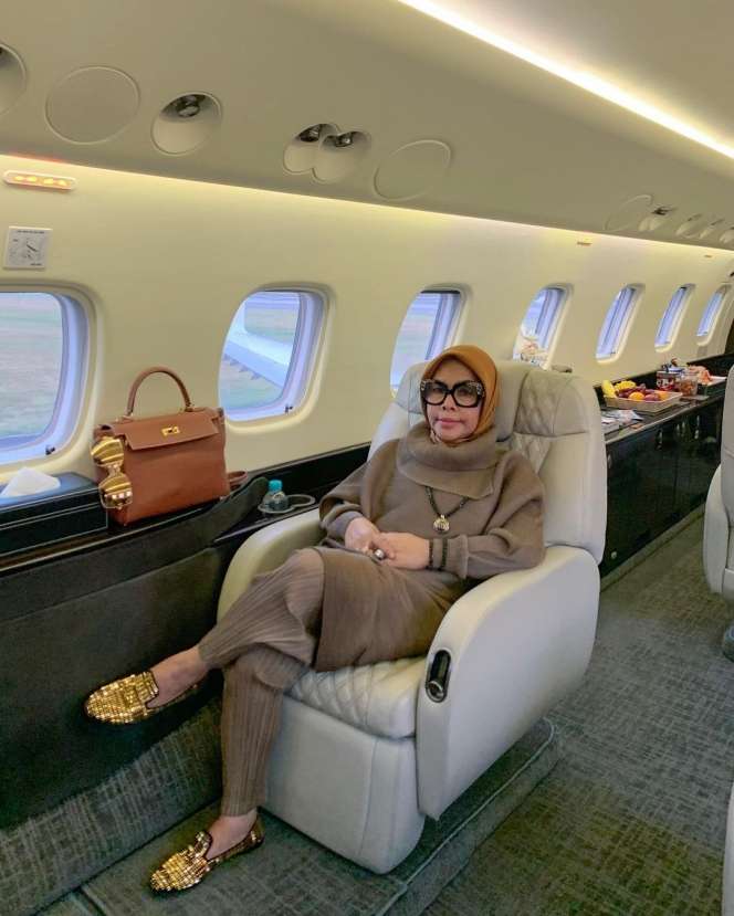 5 Potret Mama Tak Kalah Hits dari Anaknya yang Artis