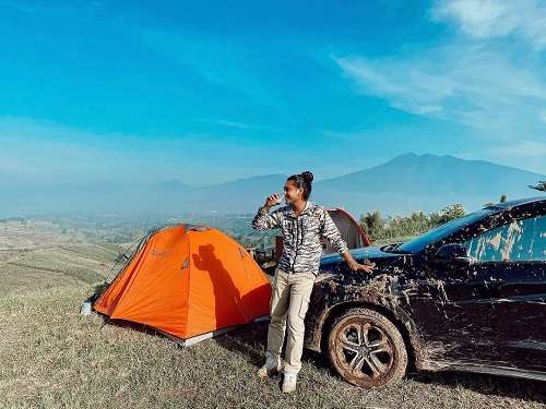 12 Potret Tampan Giorgino Abraham dengan Gaya Rambut Gondrong