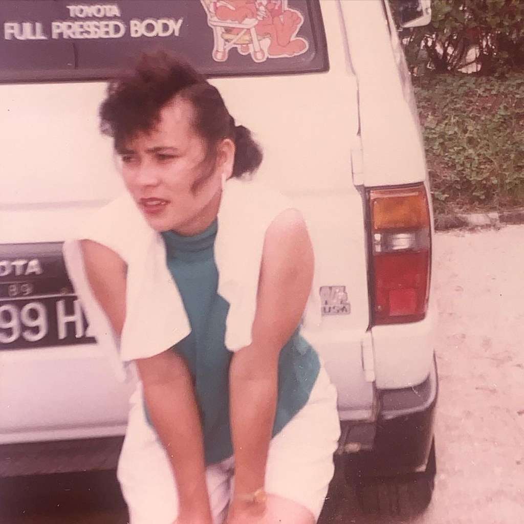 8 Foto Masa Muda Ibu Prilly Latuconsina, Primadona Banget!