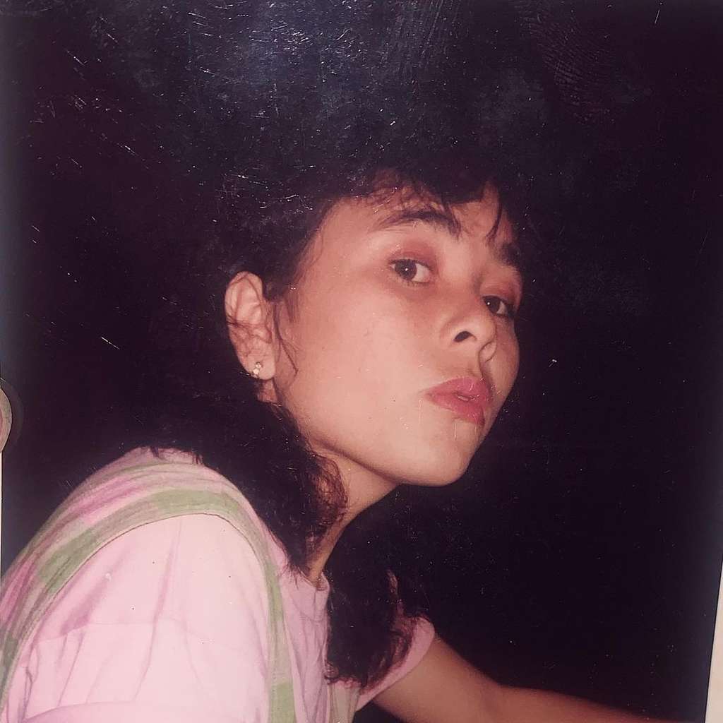 8 Foto Masa Muda Ibu Prilly Latuconsina, Primadona Banget!