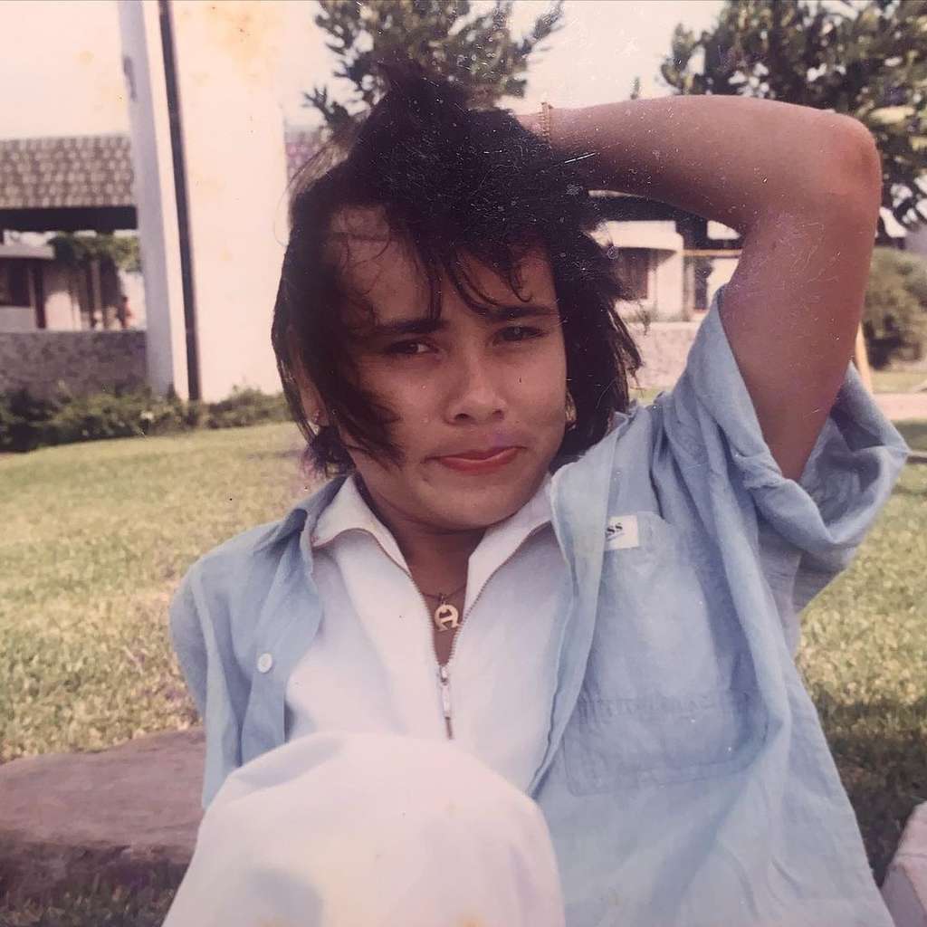 8 Foto Masa Muda Ibu Prilly Latuconsina, Primadona Banget!