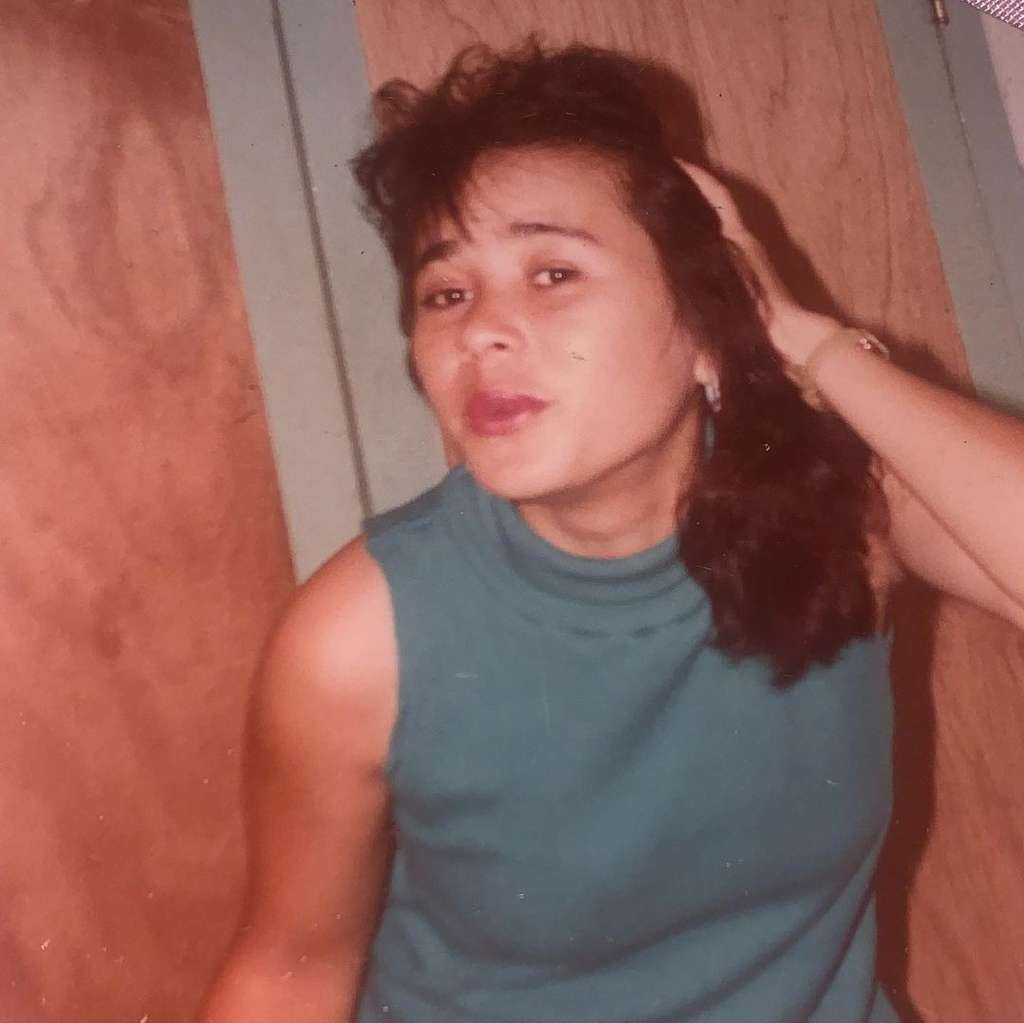 8 Foto Masa Muda Ibu Prilly Latuconsina, Primadona Banget!