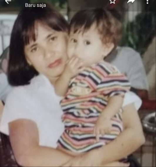 8 Foto Masa Muda Ibu Prilly Latuconsina, Primadona Banget!