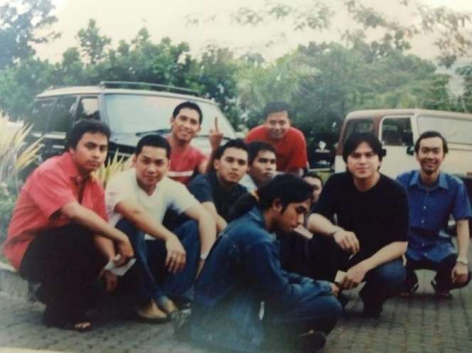 8 Foto Masa Muda Suami Pedangdut, Laki Iis Dahlia Disorot