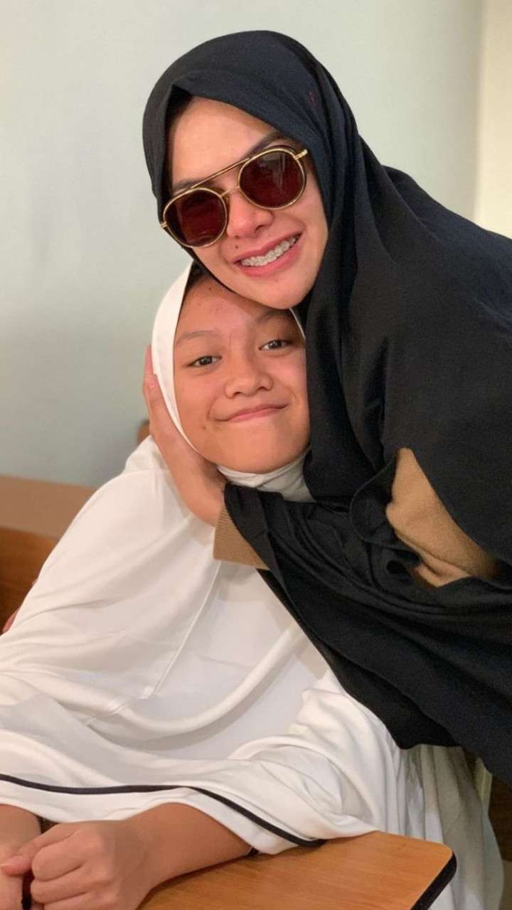 FOTO: 5 Anak Artis yang Mondok di Pesantren