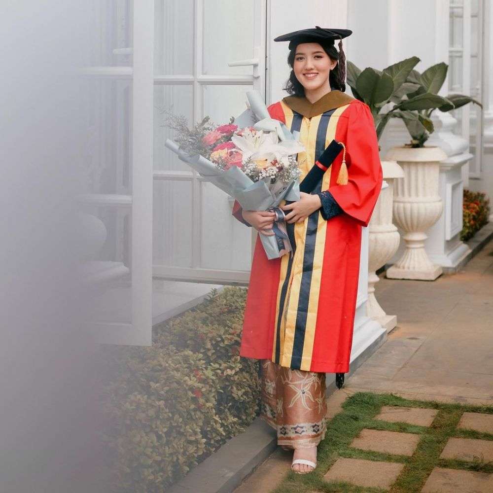 Momen Wisuda Virtual 7 Seleb, Kece Banget!