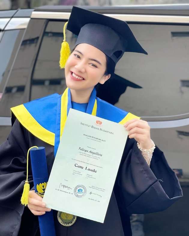 Momen Wisuda Virtual 7 Seleb, Kece Banget!