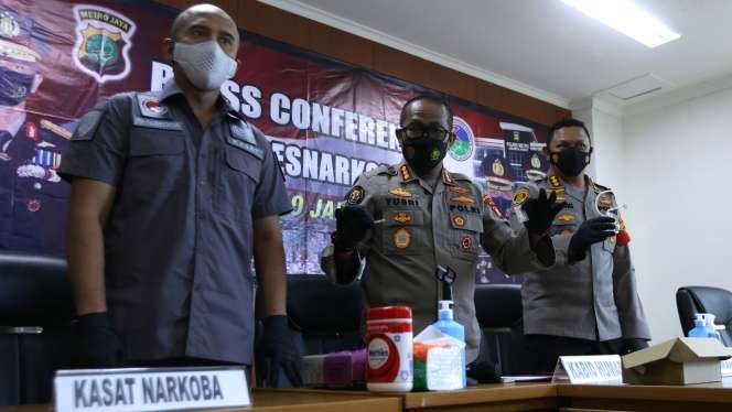 Bukan Bong Sabu Biasa, Barang Bukti Nia Ramadhani-Ardi Bakrie