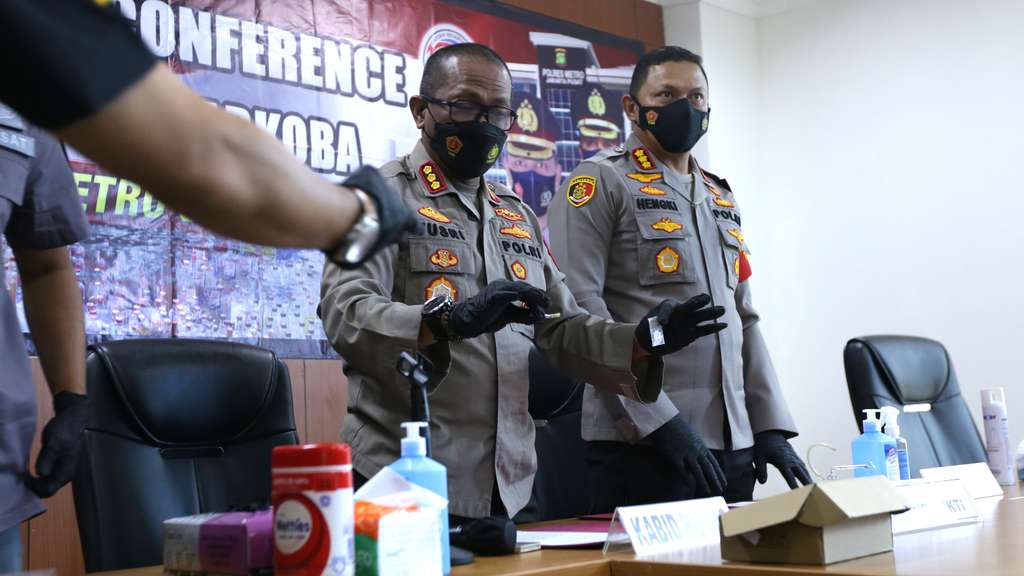 Bukan Bong Sabu Biasa, Barang Bukti Nia Ramadhani-Ardi Bakrie