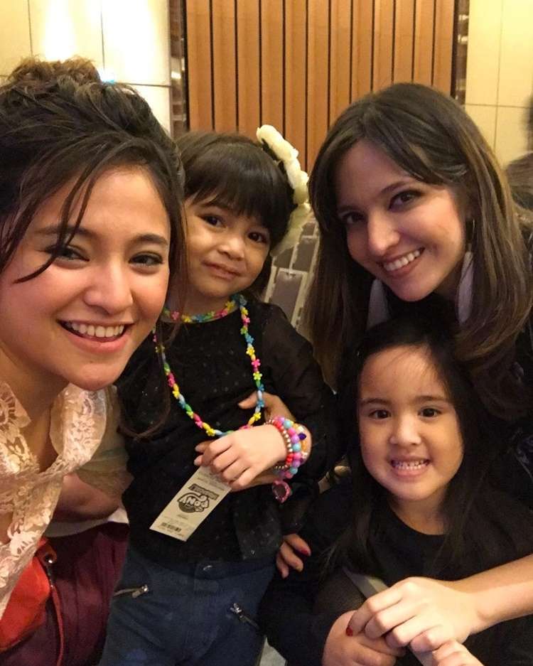 10 Potret Persahabatan Nia Ramadhani & Marshanda, Bikin Haru!