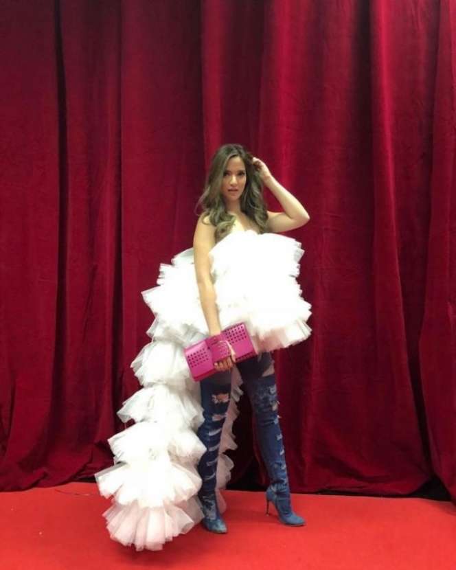 10 Foto Berani dan Nyeleneh Nia Ramadhani yang Jadi Omongan