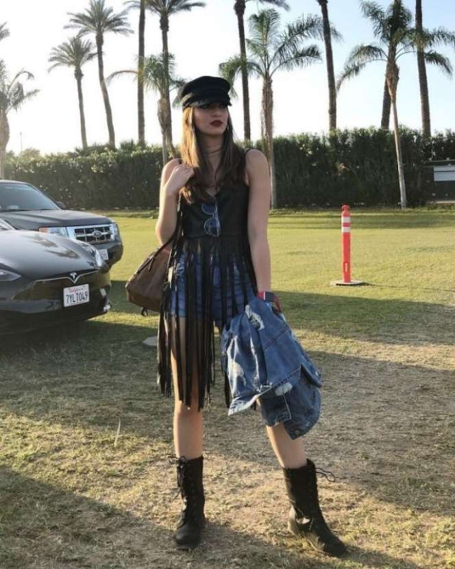 10 Foto Berani dan Nyeleneh Nia Ramadhani yang Jadi Omongan