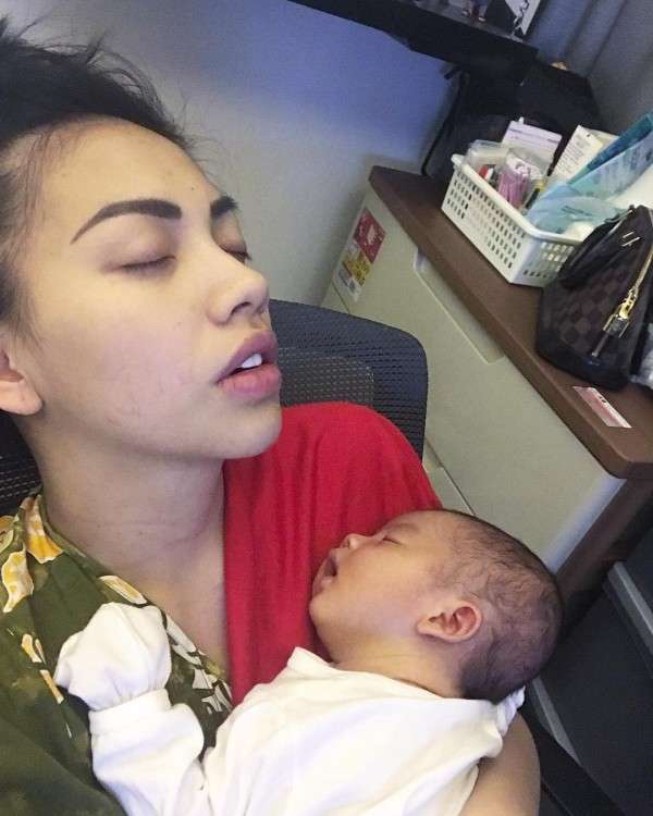 12 Artis Cantik Tertangkap Kamera Tidur Mangap, Duh Kok Gitu..
